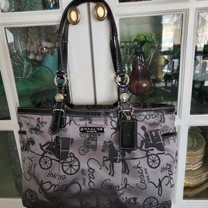 Coach Logo Patent Leather Shoulder Bag